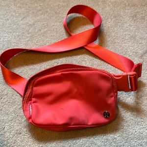 Lululemon Everywhere Belt Bag